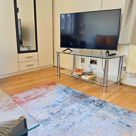 Bright & Spacious Home In Building With Lift, Right Next To Bayswater Station - Walk To Kensington Palace, Hyde Park, Little Venice & Notting Hill London Eksteriør bilde