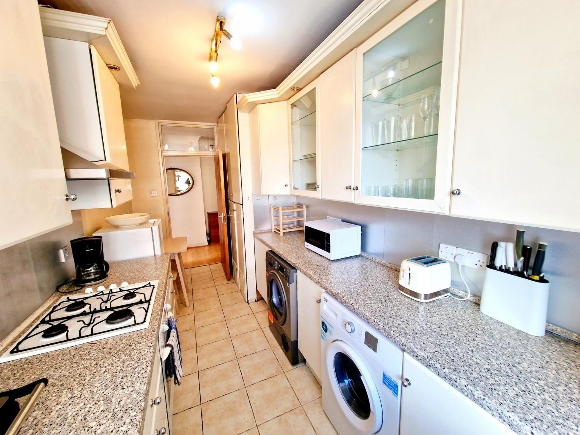 Bright & Spacious Home In Building With Lift, Right Next To Bayswater Station - Walk To Kensington Palace, Hyde Park, Little Venice & Notting Hill London Eksteriør bilde