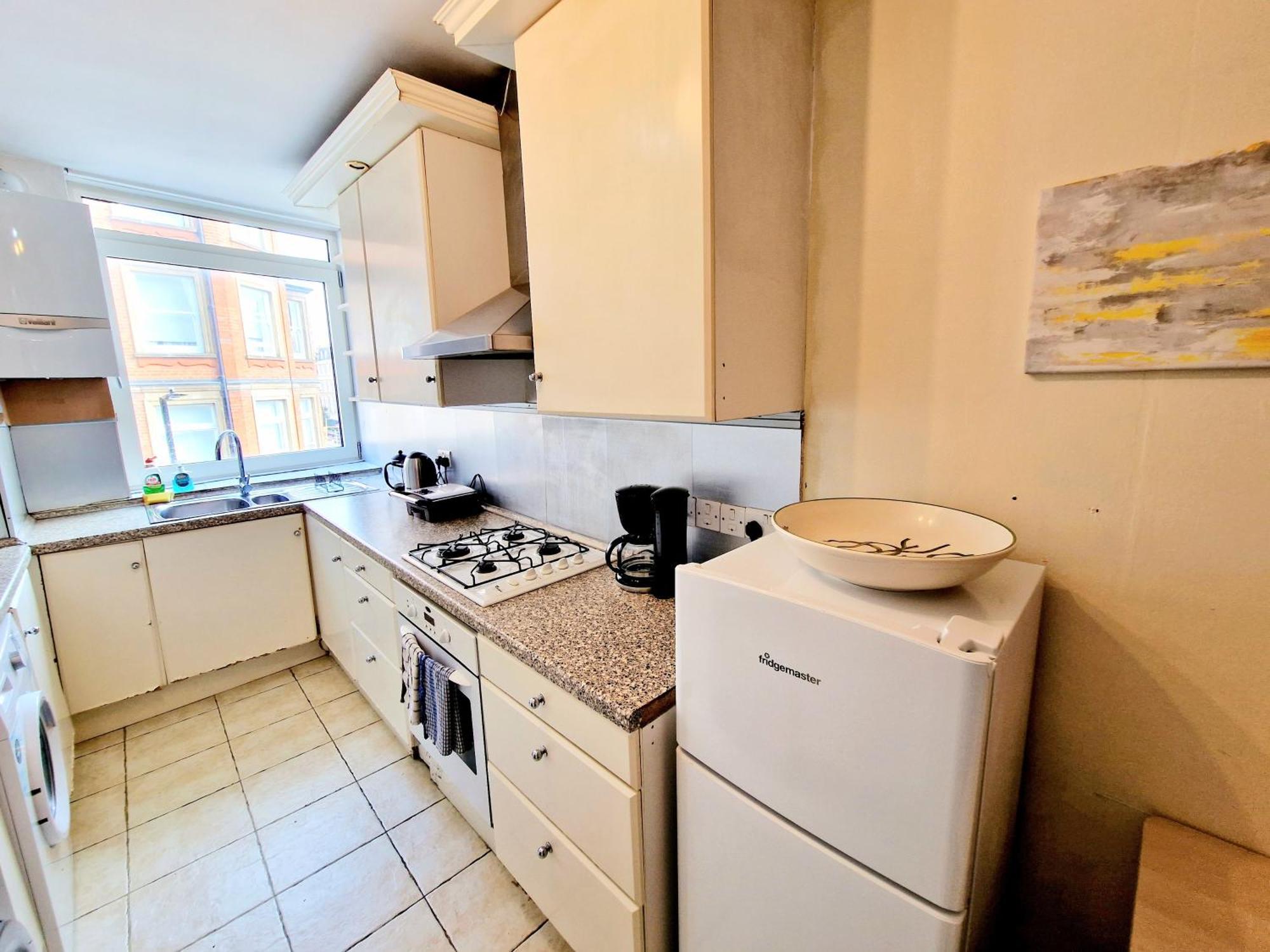 Bright & Spacious Home In Building With Lift, Right Next To Bayswater Station - Walk To Kensington Palace, Hyde Park, Little Venice & Notting Hill London Eksteriør bilde