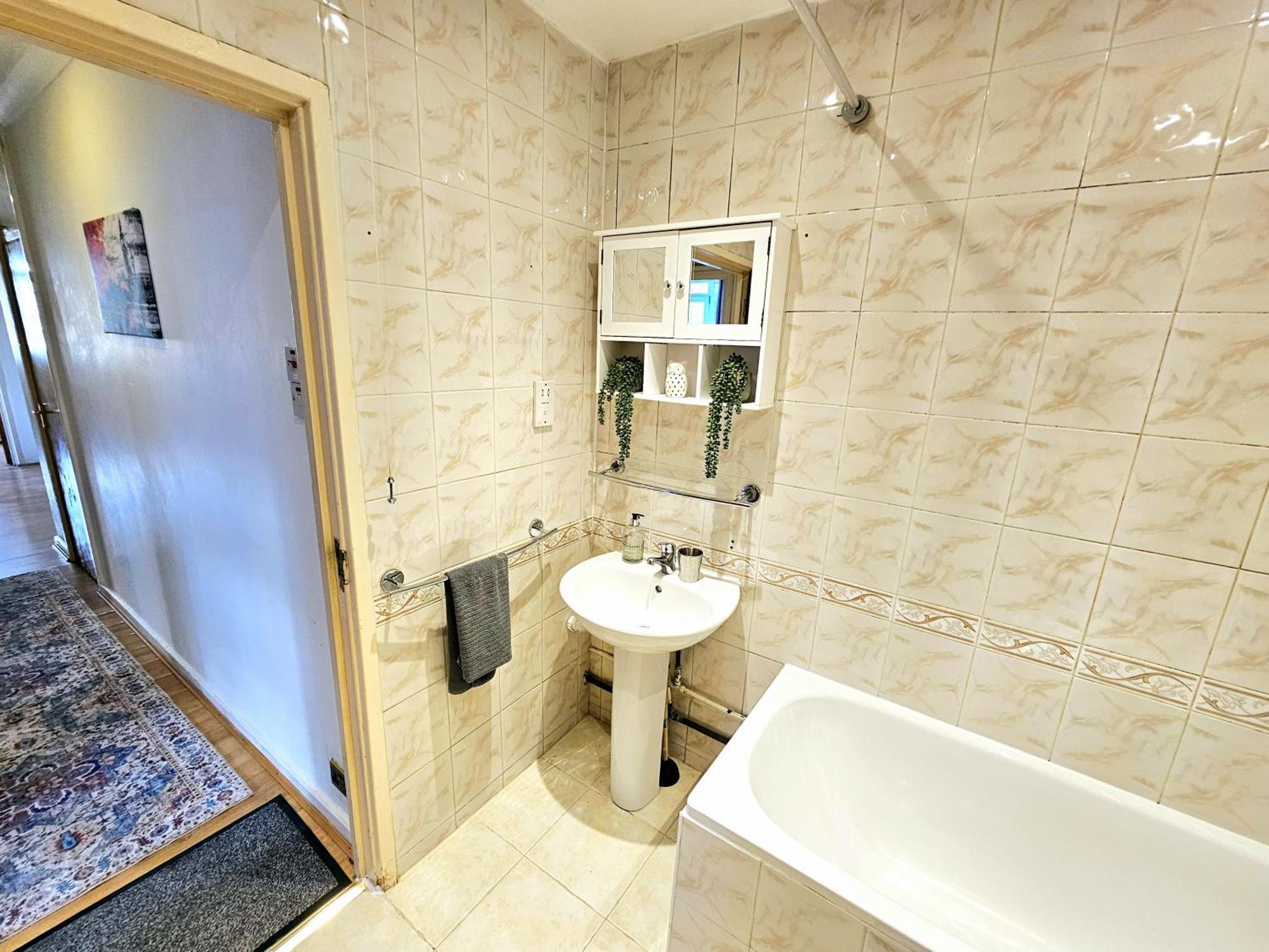 Bright & Spacious Home In Building With Lift, Right Next To Bayswater Station - Walk To Kensington Palace, Hyde Park, Little Venice & Notting Hill London Eksteriør bilde
